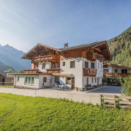 Flat With Sep Entrance On Ground Floor In Neustift Apartment Neustift im Stubaital Exterior photo